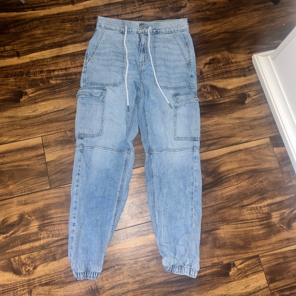 Women’s Light Wash Jeans